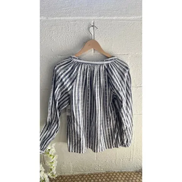 TimeTru Gray Long Sleeve Top Size Medium - Picture 2 of 5